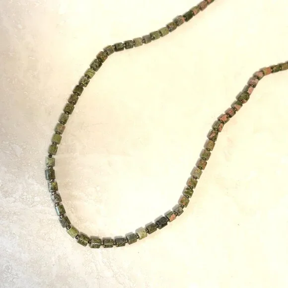 Green Unakite Short Necklace, Genuine Gemstone Beaded Necklace - Picture 3 of 9